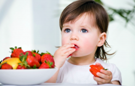 Πώς να ενθαρρύνω το παιδί μου να τρώει  φρούτα